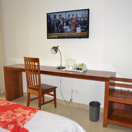 Grand Hotel Aeroport, Douala Extérieur photo
