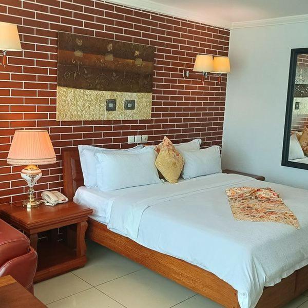 Grand Hotel Aeroport, Douala Extérieur photo