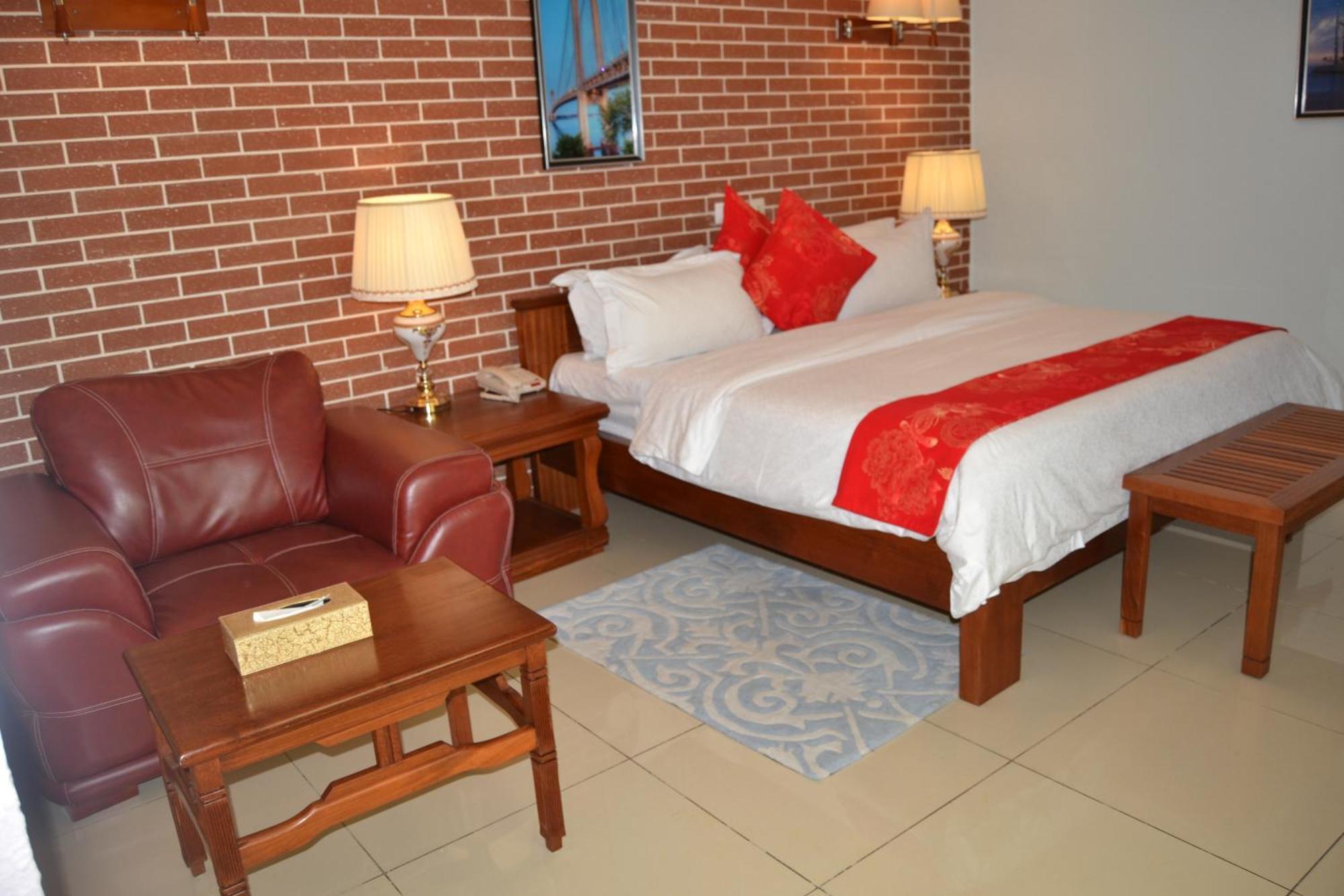 Grand Hotel Aeroport, Douala Extérieur photo