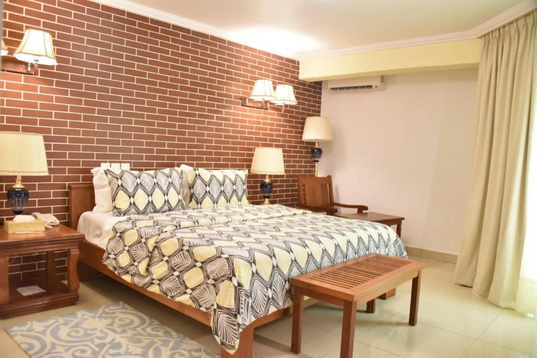 Grand Hotel Aeroport, Douala Extérieur photo